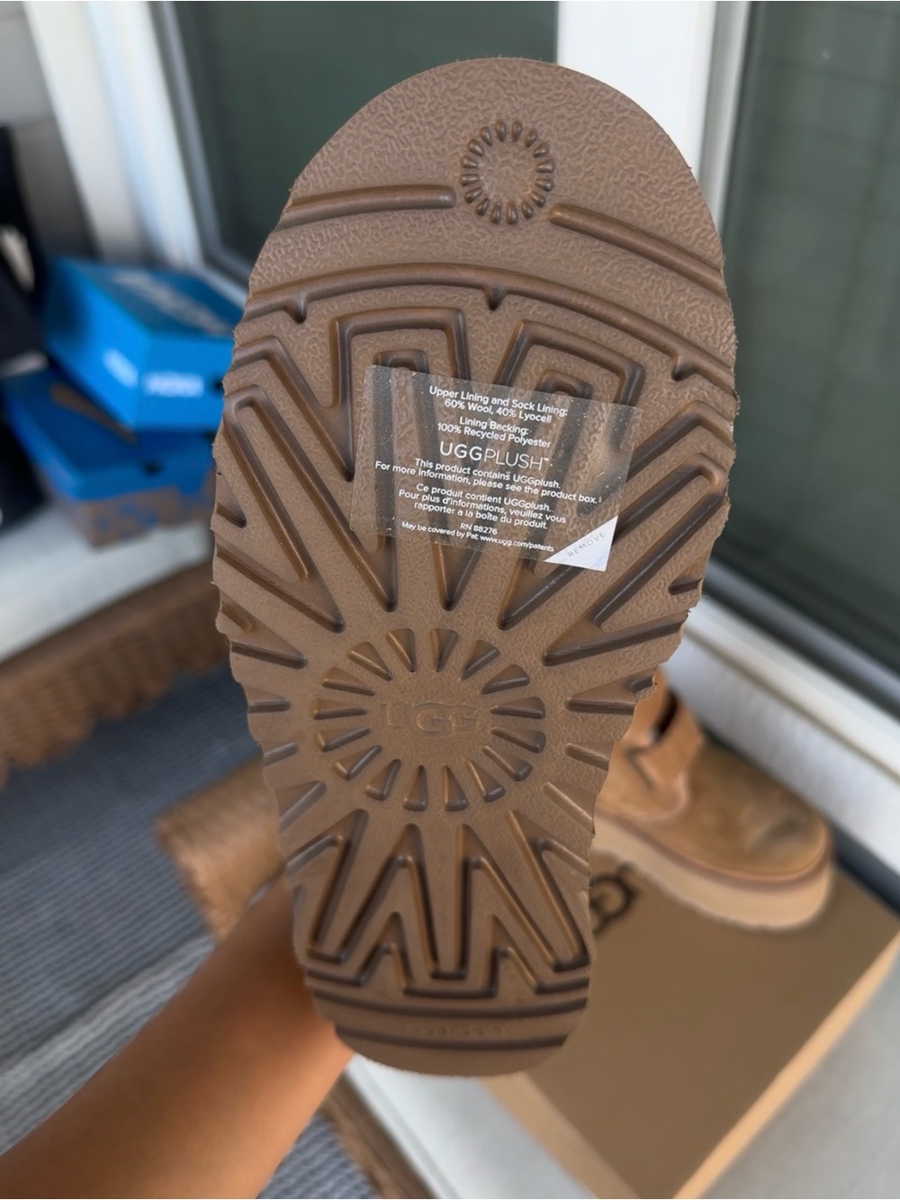 UGG Platform Neumel Boot- Chest Nut - Picture 3 of 5
